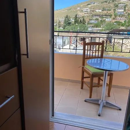 Vila Isufi Sarandë