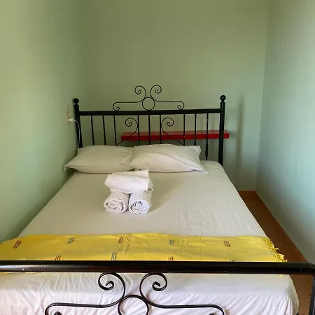 Vila Isufi Guest house *
